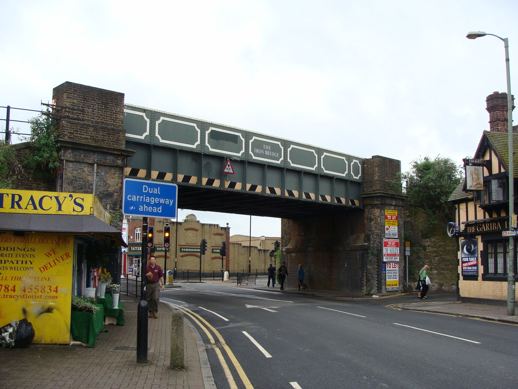 Iron Railway Bridge In Staines Town Ruth Sharville Cc By Sa