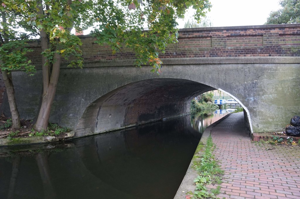 Bridge 56 Chesterfield Canal Retford Ian S Cc By Sa 2 0