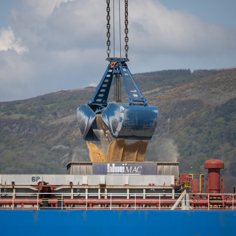 Crane Grab Belfast Rossographer Cc By Sa 2 0 Geograph Britain And