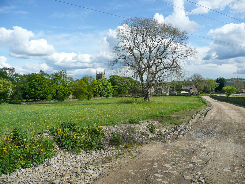 Footpath 29 4 On A Farm Track Humphrey Bolton Cc By Sa 2 0