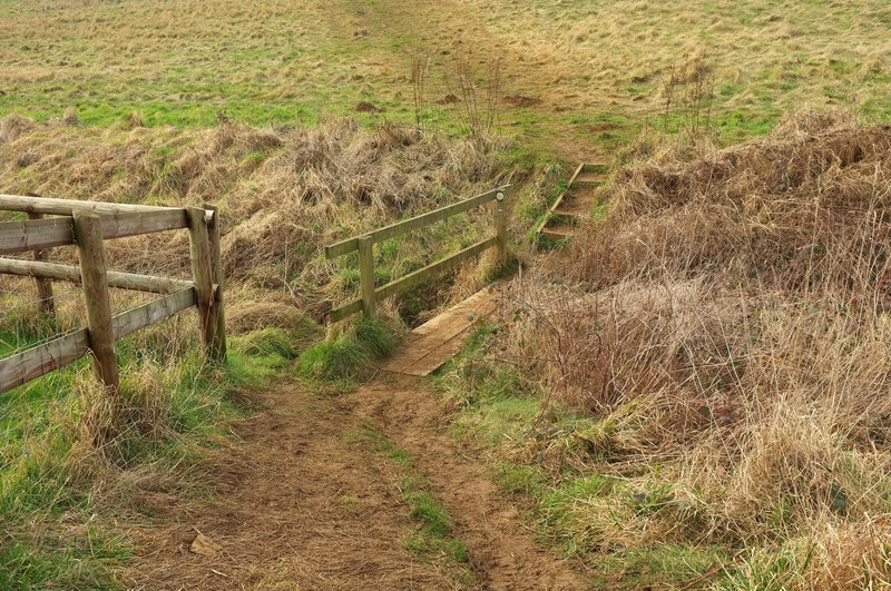 Footbridge On D Arcy Dalton Way Derek Harper Cc By Sa 2 0 Geograph