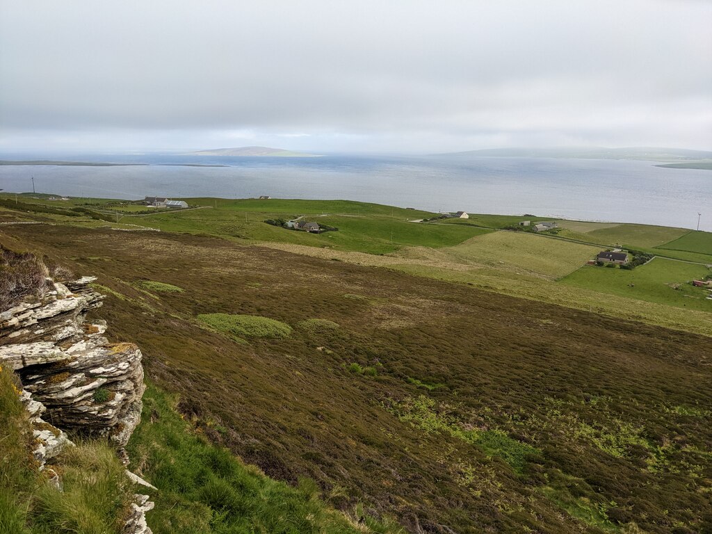 A Small Cliff Near The Knowe Of Yarso David Medcalf Cc By Sa 2 0