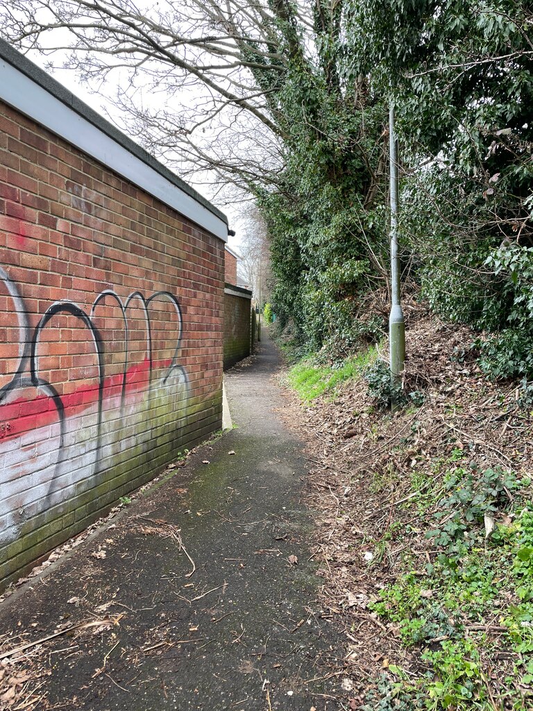 Footpath Behind BCOT Mr Ignavy Cc By Sa 2 0 Geograph Britain And