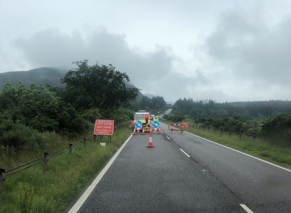 Roadworks On The Mound Eirian Evans Cc By Sa Geograph Britain