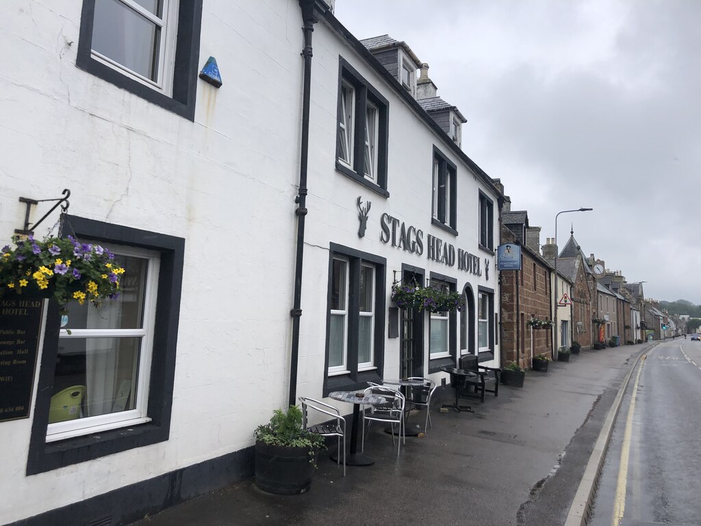 Main Street Golspie Eirian Evans Cc By Sa 2 0 Geograph Britain