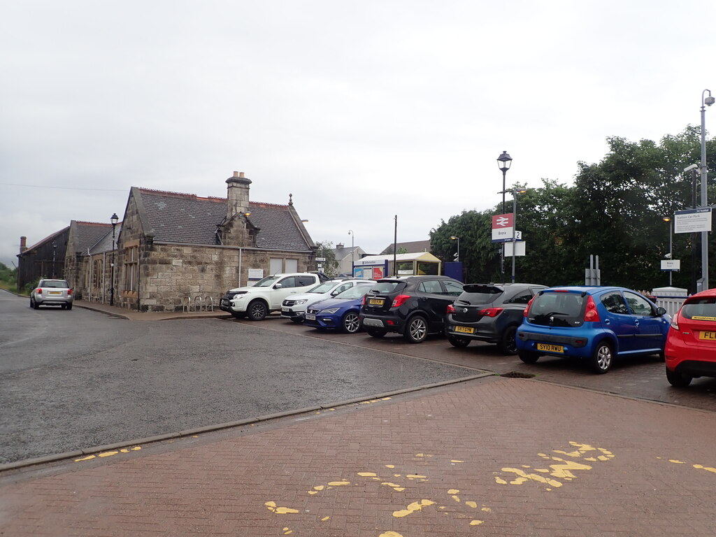 Brora Station Car Park Eirian Evans Cc By Sa 2 0 Geograph Britain