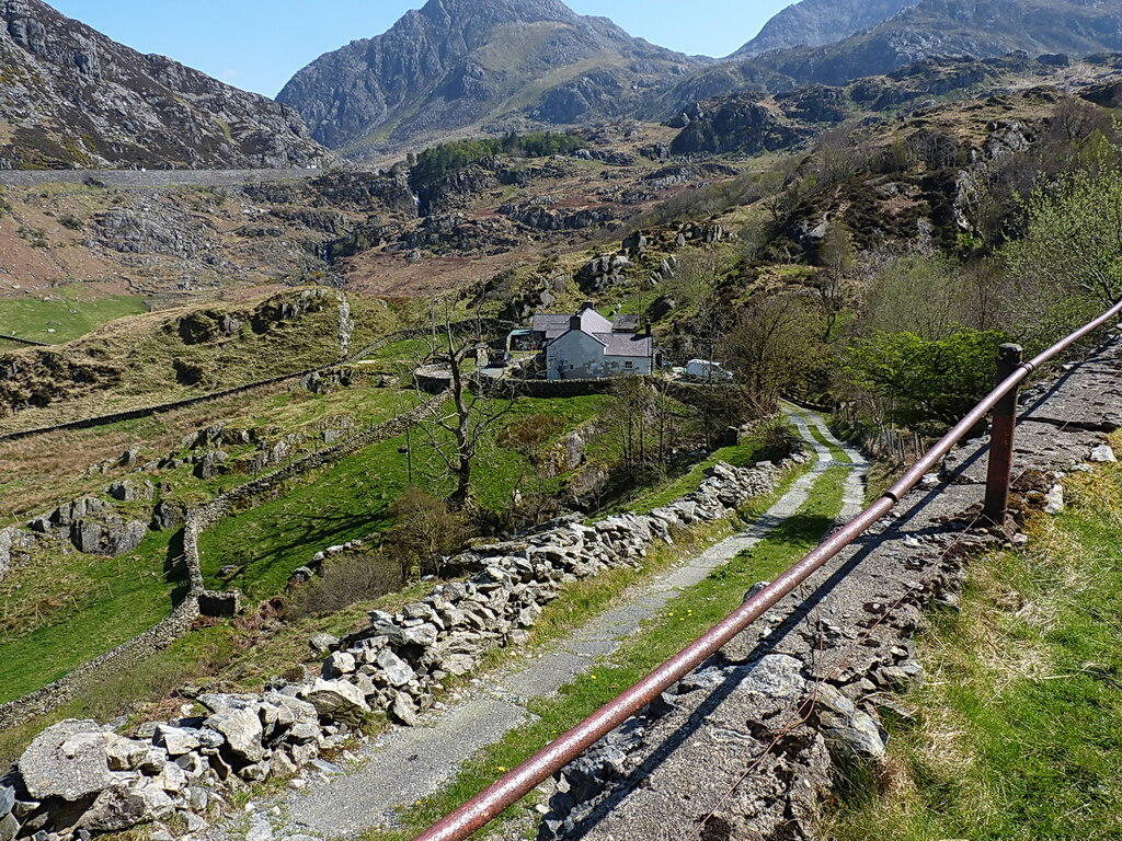 Blaen Y Nant Farm Nant Ffrancon Valley Richard Law Cc By Sa 2 0