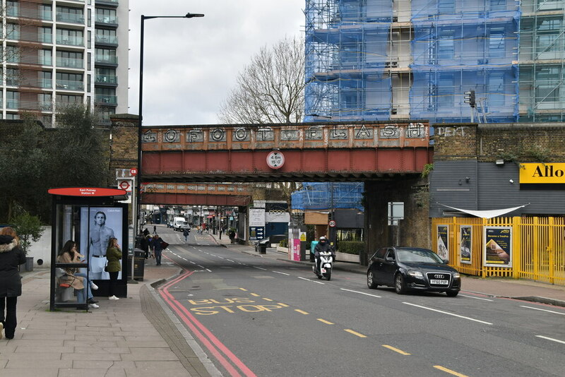 Railway Bridge A205 N Chadwick Cc By Sa 2 0 Geograph Britain And