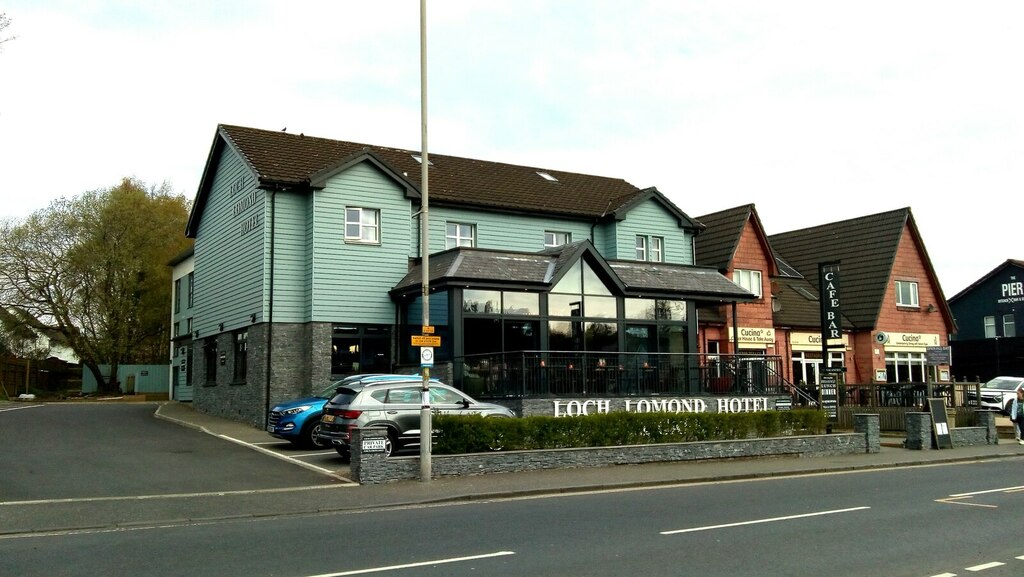 Loch Lomond Hotel Balloch Road Balloch Stephen Armstrong Cc By Sa 2