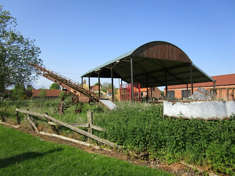 Dutch Barn And Old Sack Conveyor Jonathan Thacker Cc By Sa