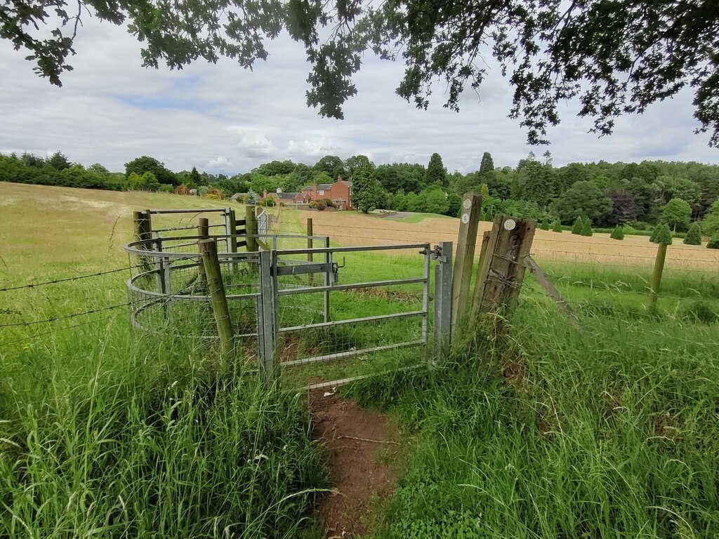 Kissing Gate Along The North Mat Fascione Cc By Sa Geograph