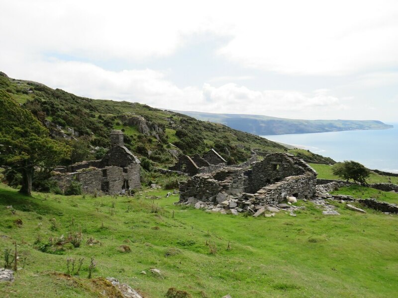 Ruin Overlooking Barmouth Malc Mcdonald Cc By Sa Geograph