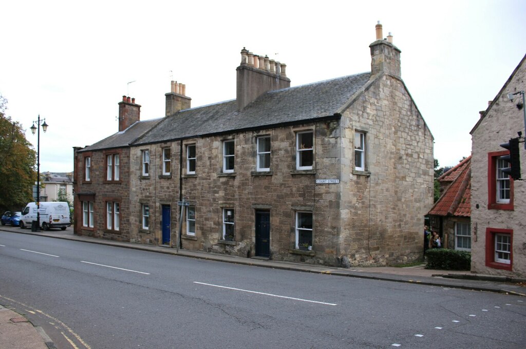 Houses On Court Street Richard Sutcliffe Cc By Sa 2 0 Geograph