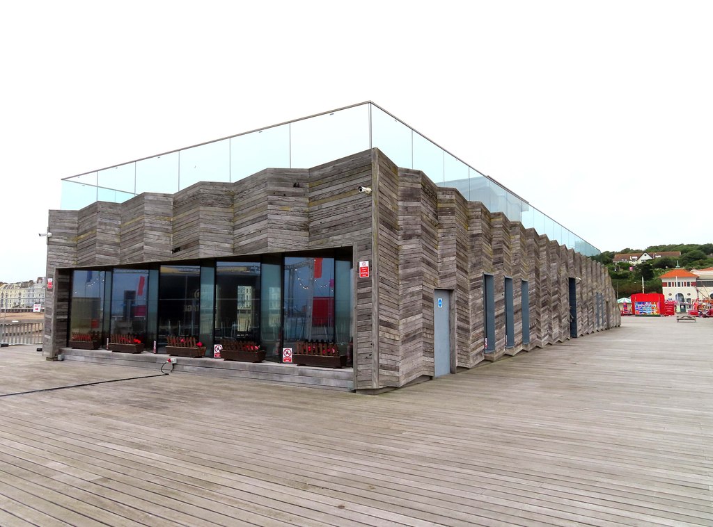 The Restaurant On Hastings Pier Steve Daniels Cc By Sa