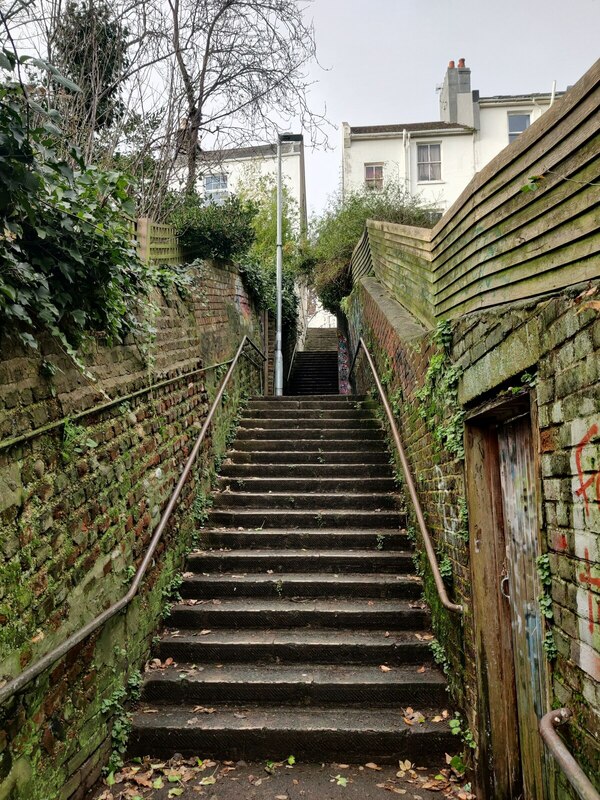 Ascending The Cats Creep Mat Fascione Cc By Sa Geograph