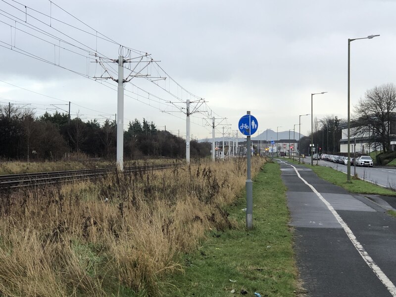 Tram Line By Bankhead Drive Richard Webb Cc By Sa 2 0 Geograph