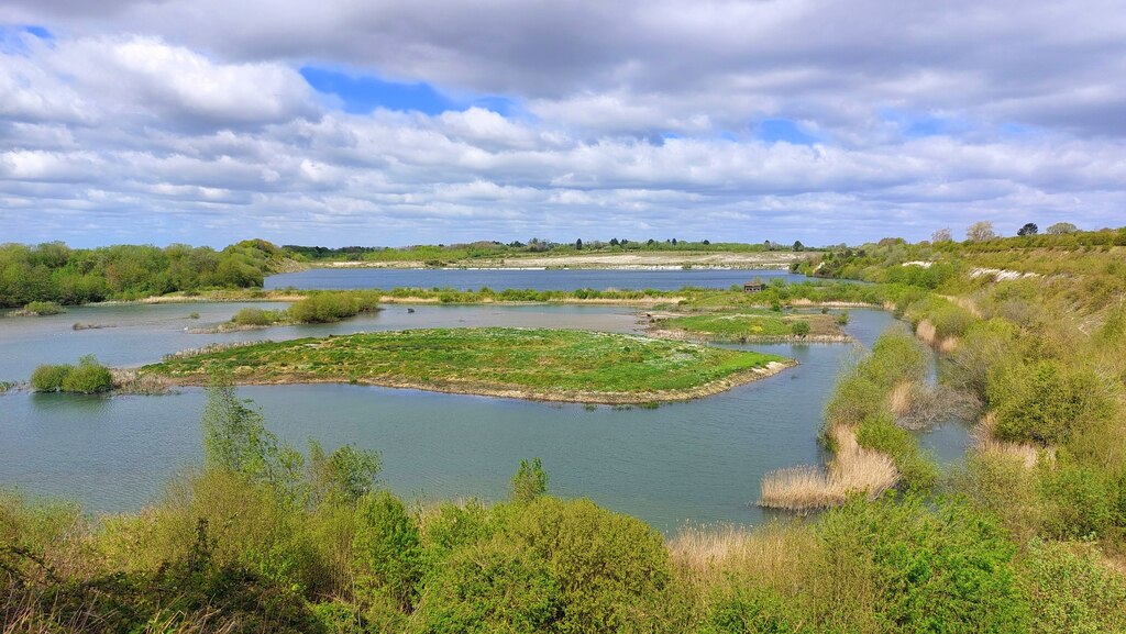 College Lake Nature Reserve Mark Percy Cc By Sa Geograph