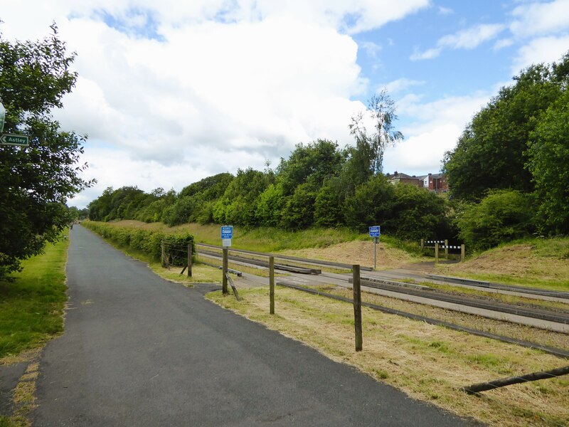 Cycle Route And Guided Busway Kevin Waterhouse Cc By Sa