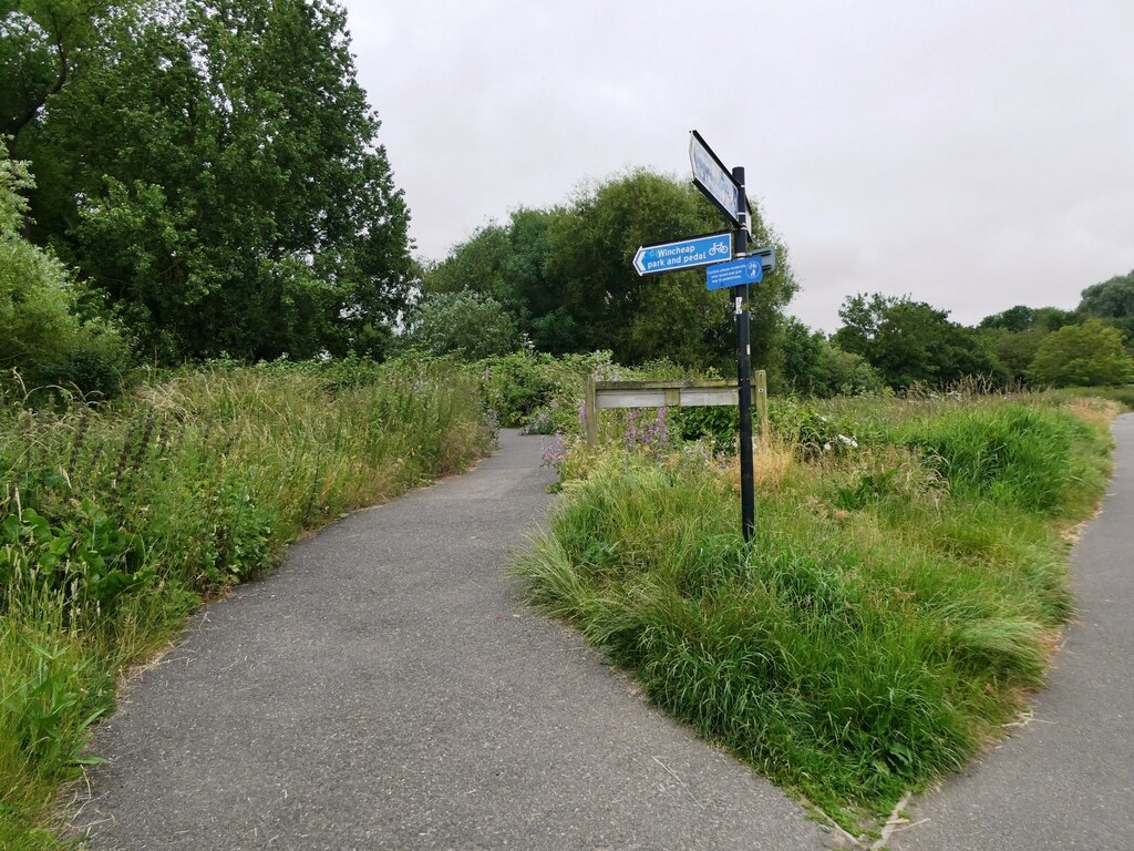 Footpath By The Great Stour Canterbury Pam Fray Cc By Sa