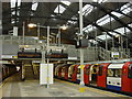 Morden tube station, platforms