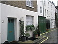 TQ2781 : Pretty cottages on the northern side of Brunswick Mews by Basher Eyre