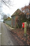 SU6085 : Post box near the Manor by Bill Nicholls
