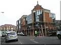 Looking down Thames Street towards Riverside Walk