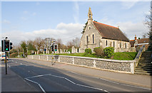 SU4918 : St Thomas' Church, Fair Oak by Peter Facey