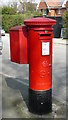 Postbox in Hillcrest Road