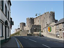 SM9801 : The entrance to Pembroke Castle by Robin Drayton
