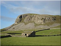 SD7669 : Field barn and Robin Proctor's scar by Paul Glover