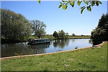 SO9036 : Narrow boat on the River Avon at Twyning by Bob Embleton