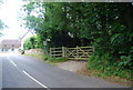 Footpath off North St, Cowden