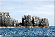 NU2337 : Approaching Staple Island's sea stacks by Andy F