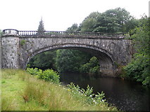 NN0909 : Estate road bridge over the River Aray by John Ferguson