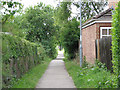 Footpath between Glebe Road and Holbrook Road