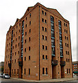 Ex-Warehouse Flats at Hull Marina