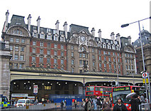 TQ2879 : London Victoria Station by wfmillar