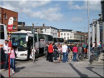 O1634 : Shuttle buses from Drogheda carrying Enterprise passengers arriving outside Dublin Connolly Station by Eric Jones