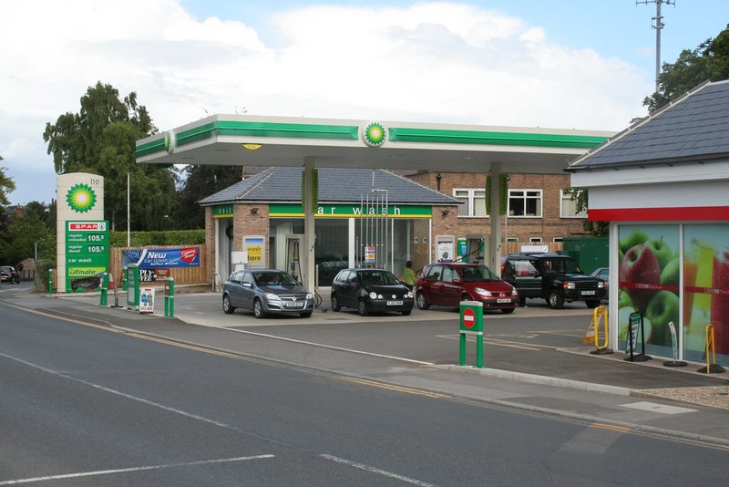 BP Petrol Station, North Street © Mark Anderson cc-by-sa/2.0 ...