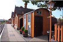 SP7500 : Toilets on Chinnor Station by Steve Daniels