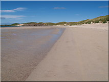 NC3969 : Balnakeil at low tide looking North by Clive Nicholson