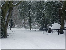 TQ2995 : Ice House, Oakwood Park, London N14 in the snow by Christine Matthews