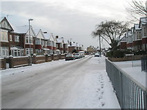 SU6605 : Approaching the junction of a snowy Court Lane and Hilary Avenue by Basher Eyre