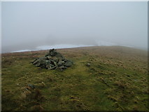 SD6583 : Cairn on the path to Castle Knott by David Brown