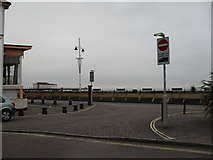 SZ9398 : Bognor seafront just south of Steyne Gardens by Basher Eyre
