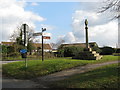 Cross at the road junction in Long Wittenham