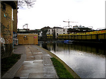 TQ3483 : Regent's Canal:  Above the blockade by Dr Neil Clifton