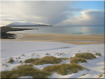 NG0396 : Traigh Iar Harris looking south to Ceapabhal and Toe Head by John Masterson