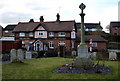 Churchyard and pub, Great Blakenham